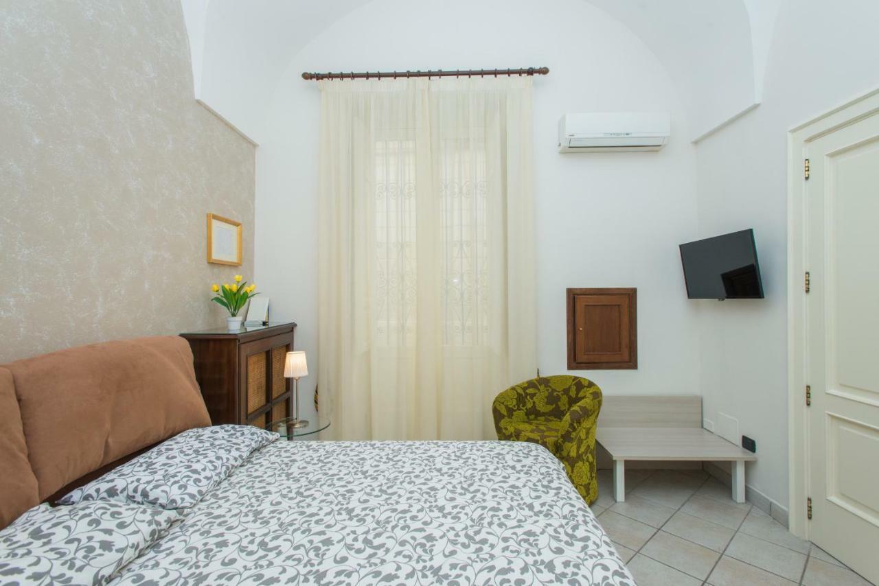 Il Garbino Suite And Apartment Lecce Exterior photo